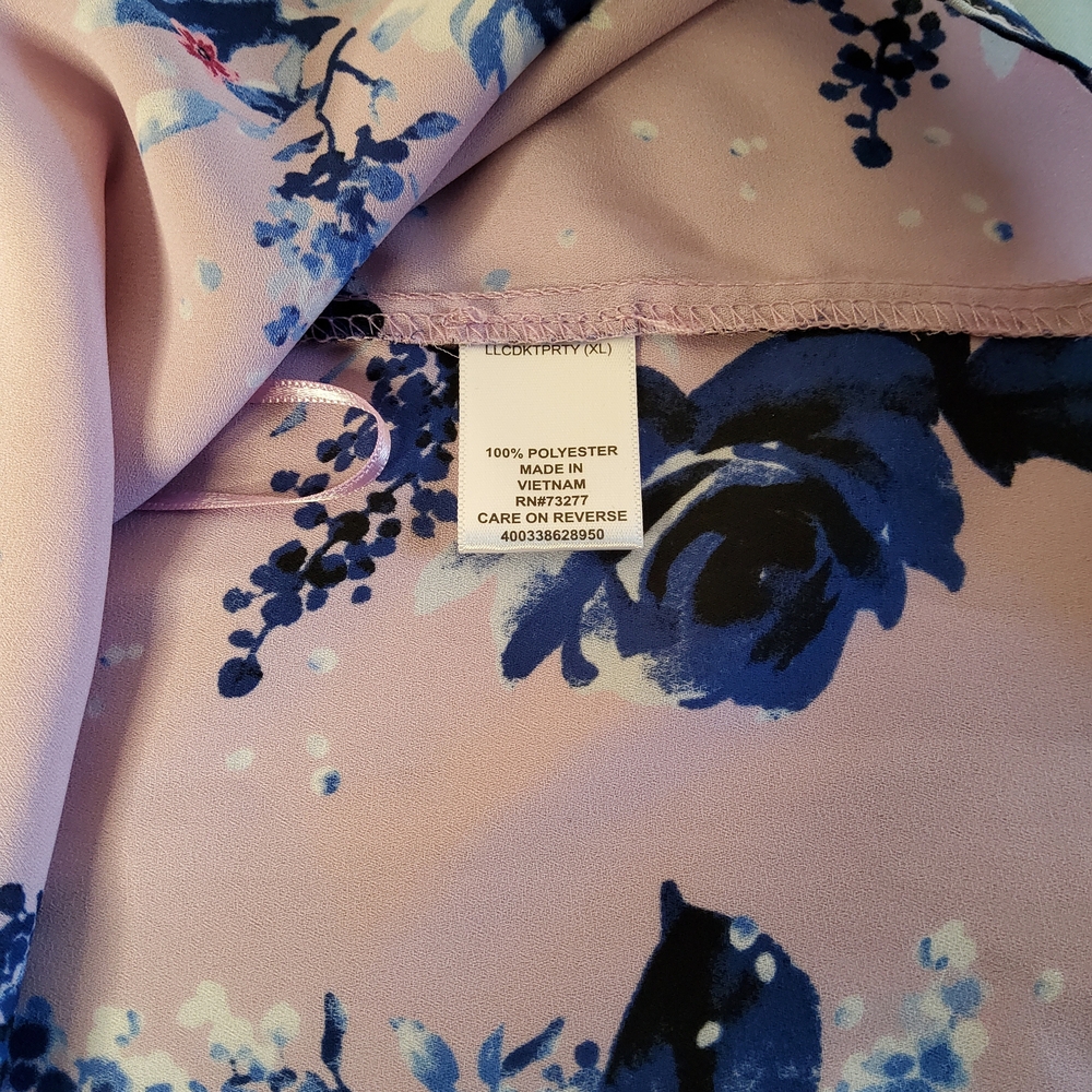 Elle Blush Pink Sleeveless Blouse with Blue Floral Print - Picture 6 of 7